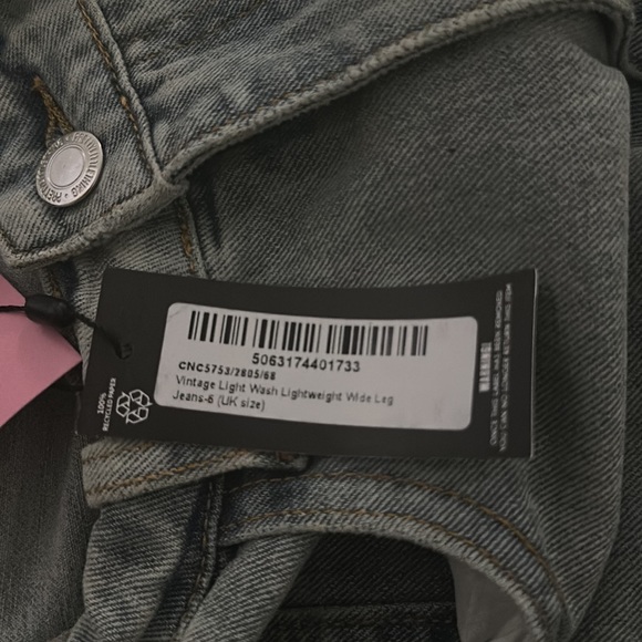 Pretty little thing (PLT) jeans never worn, brand new size is a US 2 - Picture 3 of 3